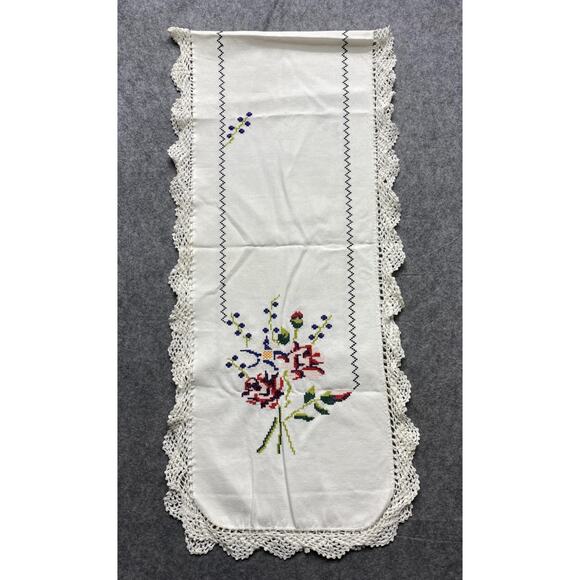 Handmade Floral Cross Stitch Table Runner Crochet Lace Trim White Linen Bouquet - Picture 5 of 13